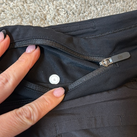 Lululemon Speed Up High-Rise Lined Short 2.5” Size 4 Black - Picture 5 of 7